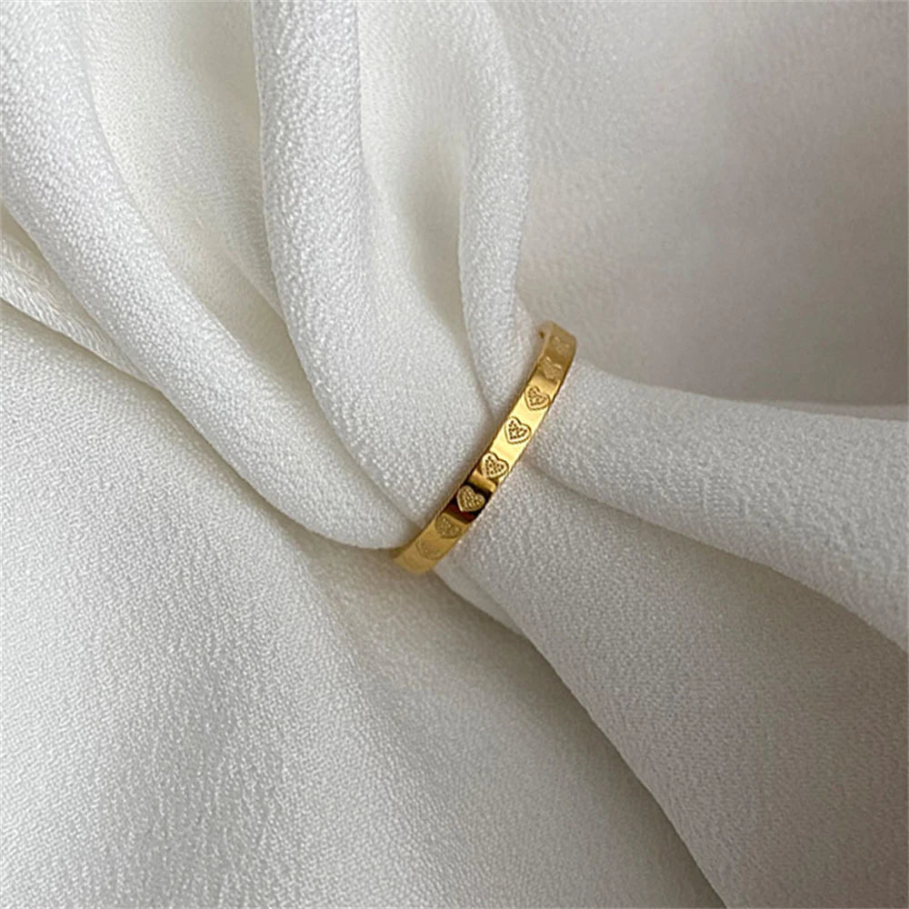 Elegant Heart Stainless Steel Gold Ring – Waterproof & No Fade