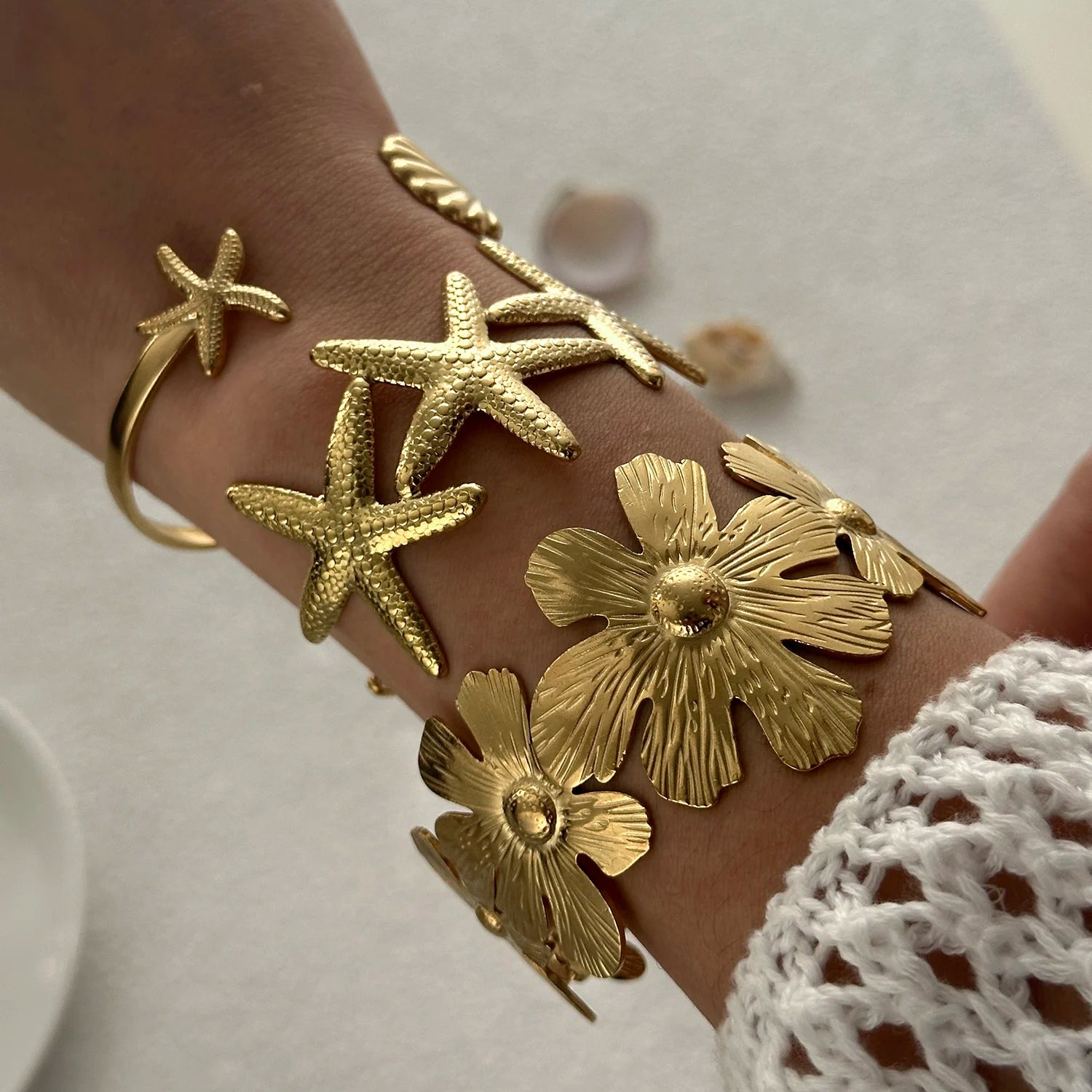 Vintage Gold Ocean Charm Bangle – Starfish & Flower Stainless Steel Bracelet
